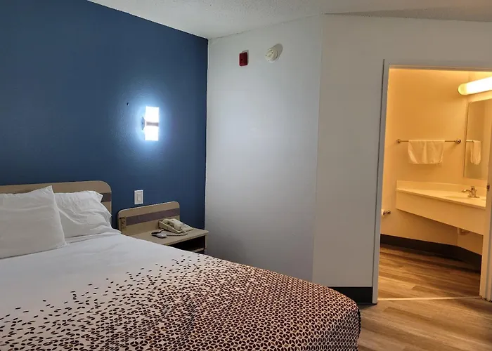Hotel Modern 39 Lakeview By Oyo Minonk