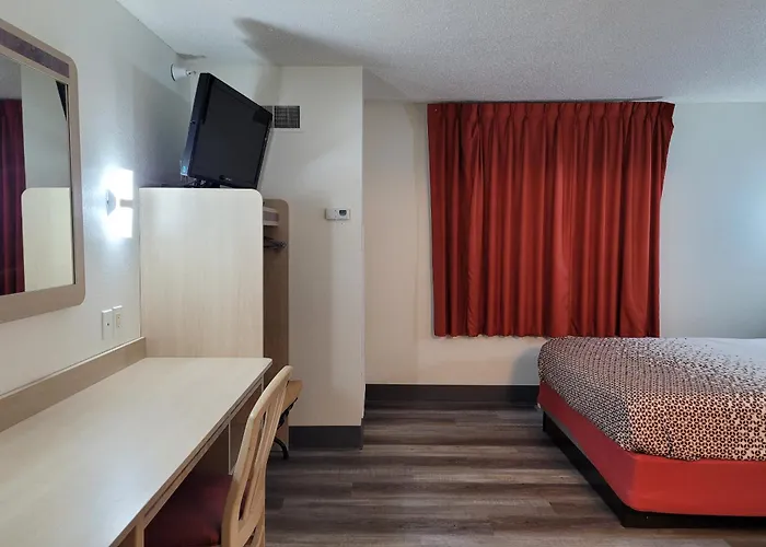 Modern 39 Lakeview By Oyo Hotel
