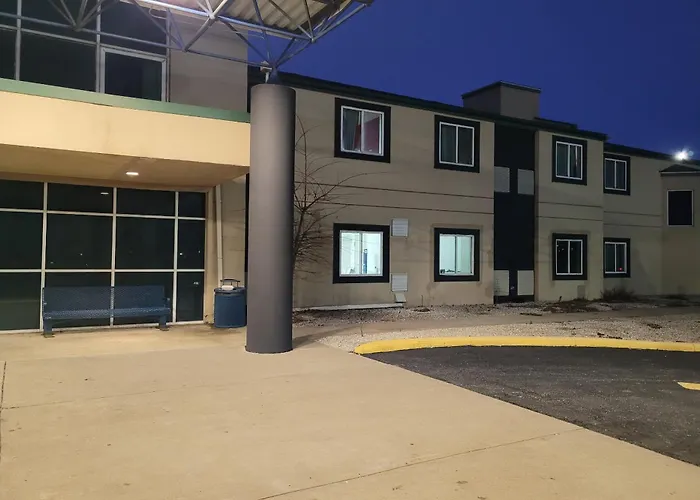 Modern 39 Lakeview By Oyo 2*