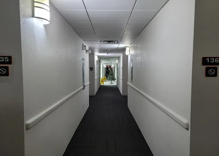 Modern 39 Lakeview By Oyo Hotel