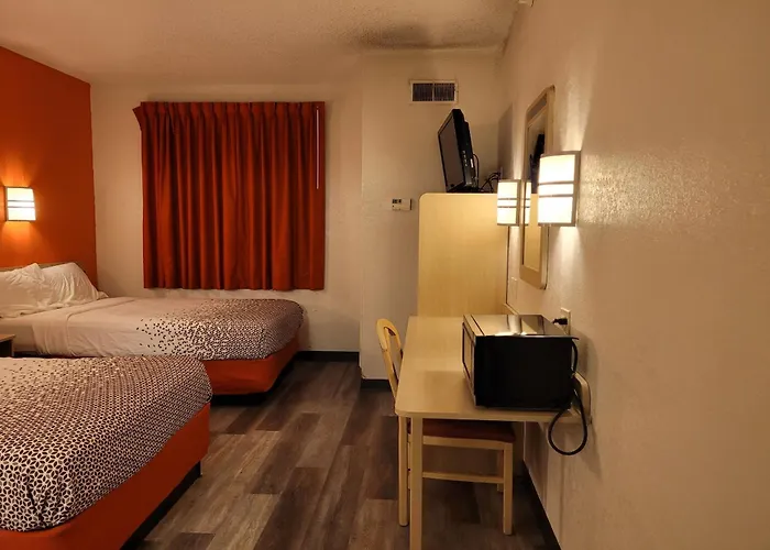 Modern 39 Lakeview By Oyo Hotel Minonk